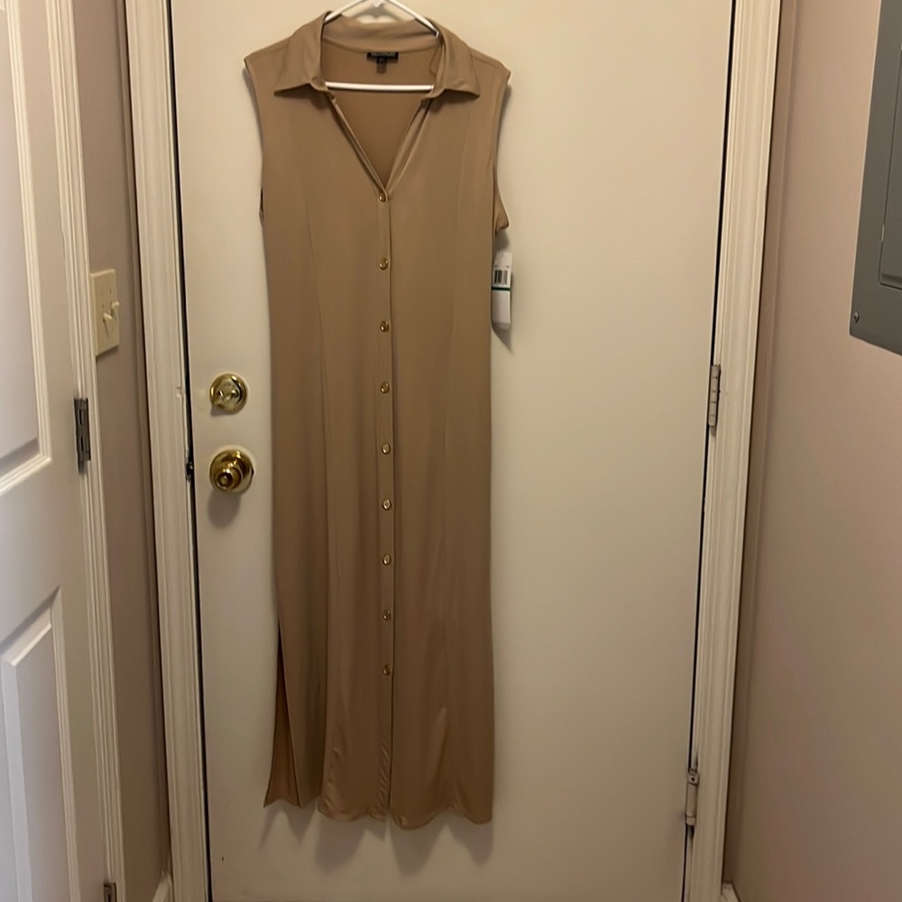NWT NINA LEONARD  Women’s size large camel color belted maxi dress.